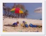 fun at the beach * 1024 x 768 * (114KB)